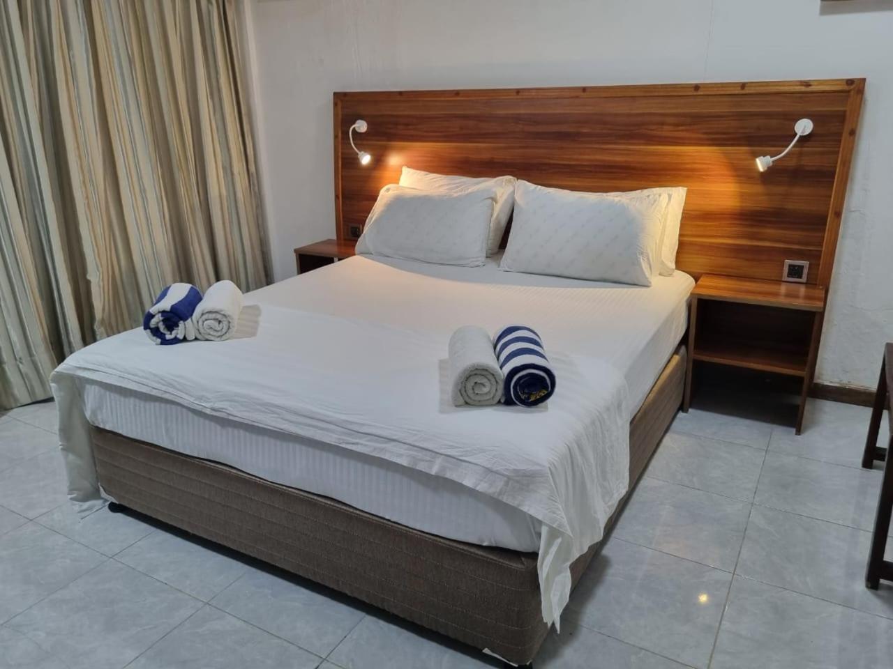 Hotel Batuta Maldives Surf View Thulusdhoo Exteriér fotografie